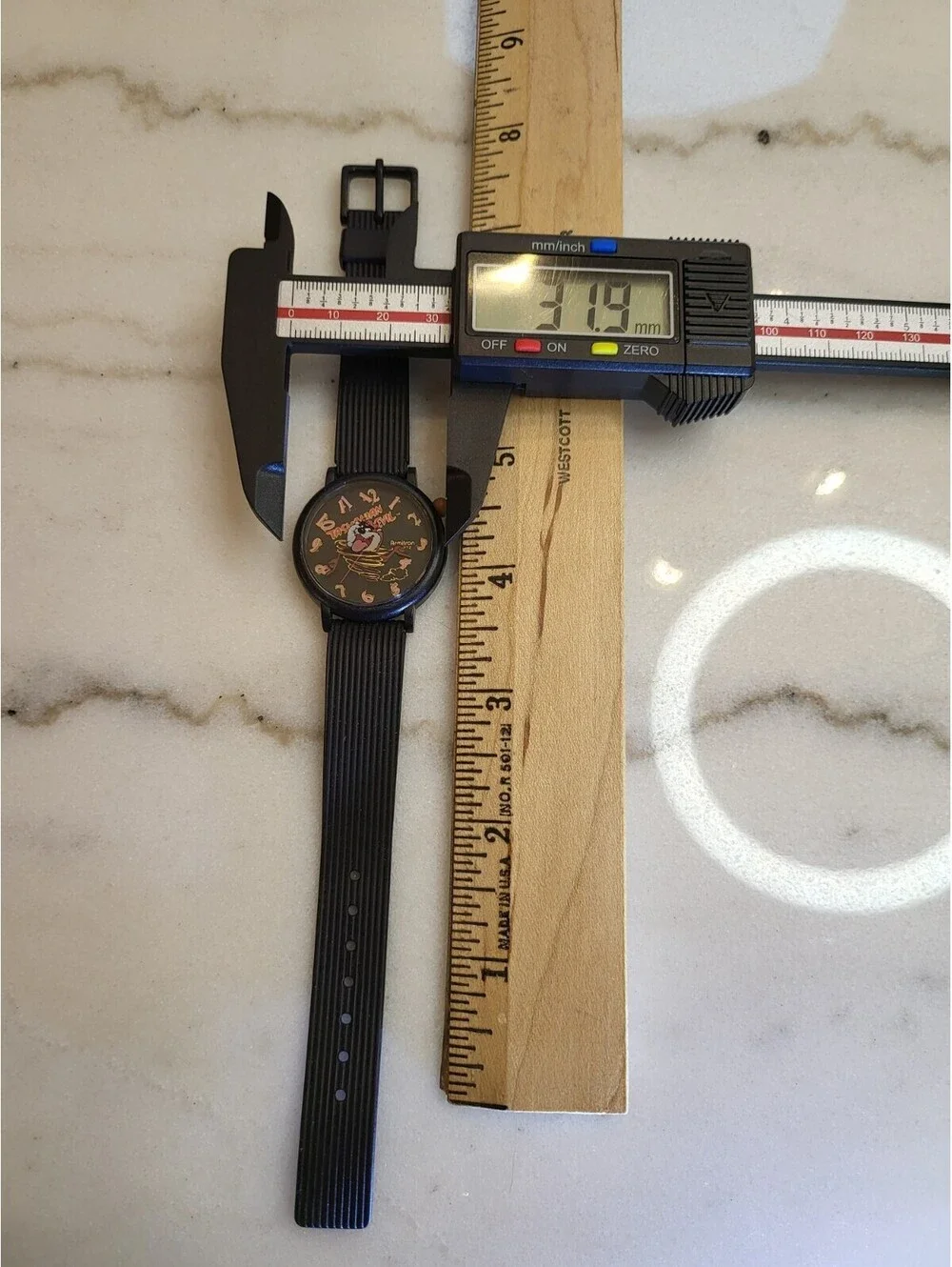 Vtg 1994 Armitron Watch Warner Bros Taz Tazmanian Devil Running NEW battery EUC